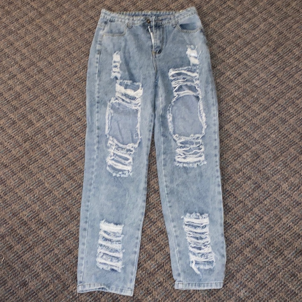 Mom Jeans, Ripped